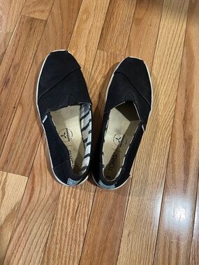 Toms Black Canvas Slip-On Flats